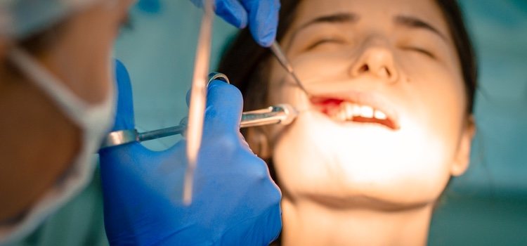 Antes de practicar sexo oral es necesaria una limpieza bucodental